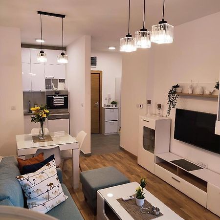 Center Sunrise Apartment Нови-Сад Экстерьер фото