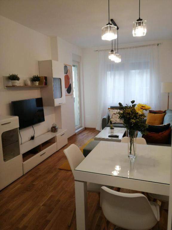 Center Sunrise Apartment Нови-Сад Экстерьер фото